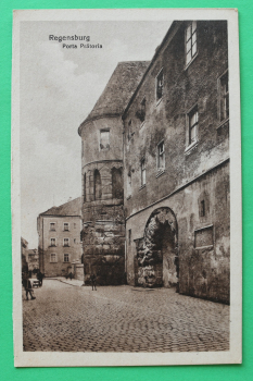 AK Regensburg / 1920er jahre / Porta Praetoria / Straßenansicht